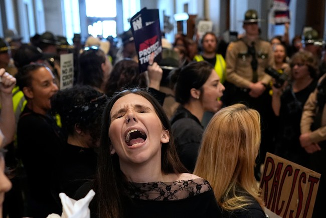 In Nashville, Capitol Tantrums Come With a Bill —