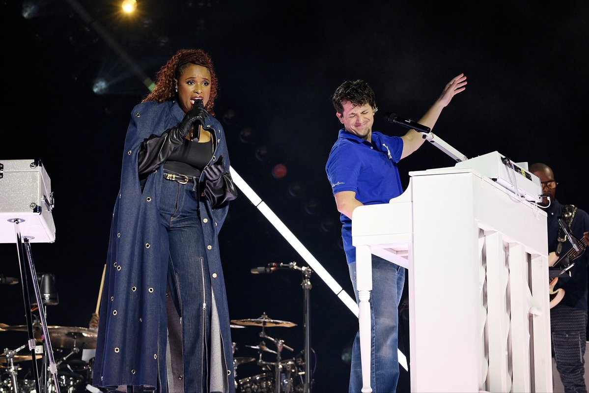 Jennifer Hudson Joins Charlie Puth For Surprise | Gossip Wire News