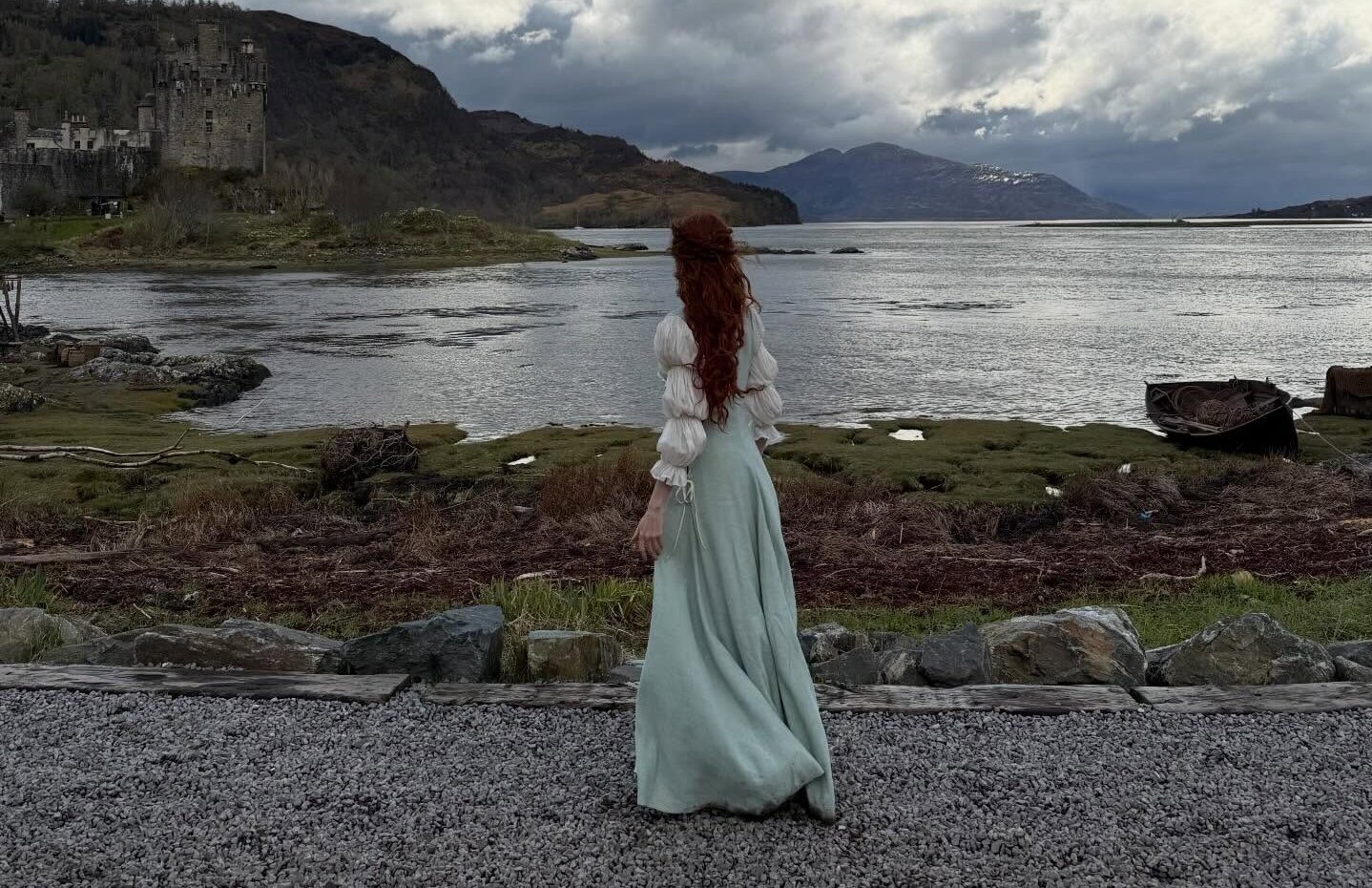 Karen Gillan’s ‘Natural Habitat’ Caption Says | Gossip Wire News