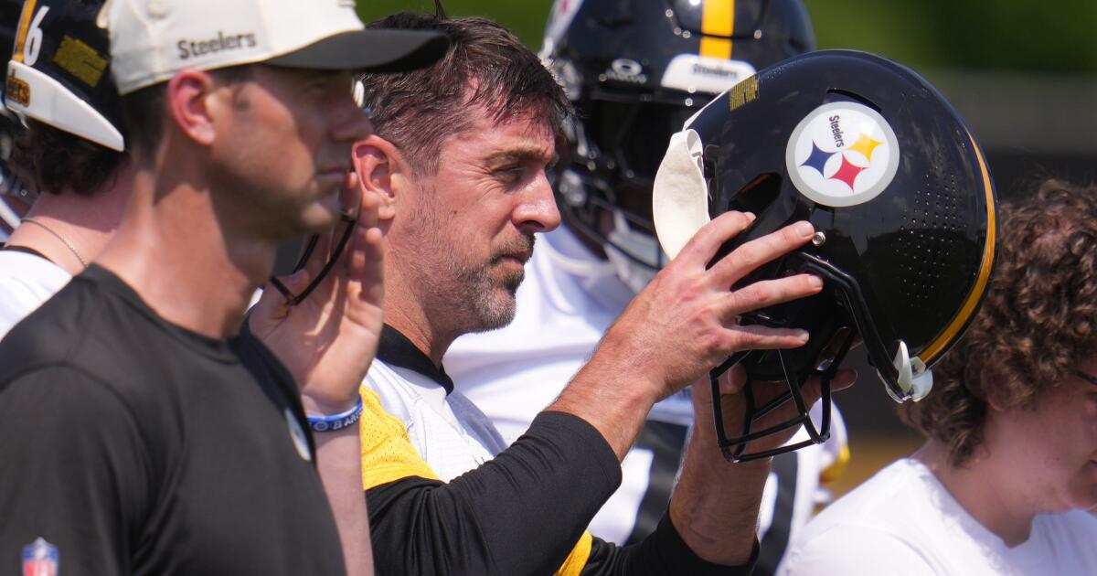 Steelers quarterback Aaron Rodgers says 2026 is