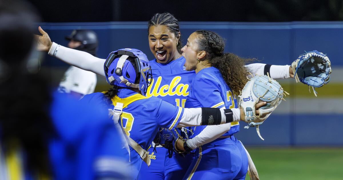 UCLA softball pummels UCF, advances to Women's