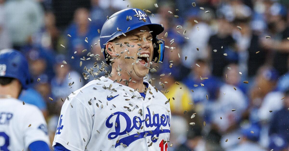 Will Smith, Alex Call help Dodgers overcome
