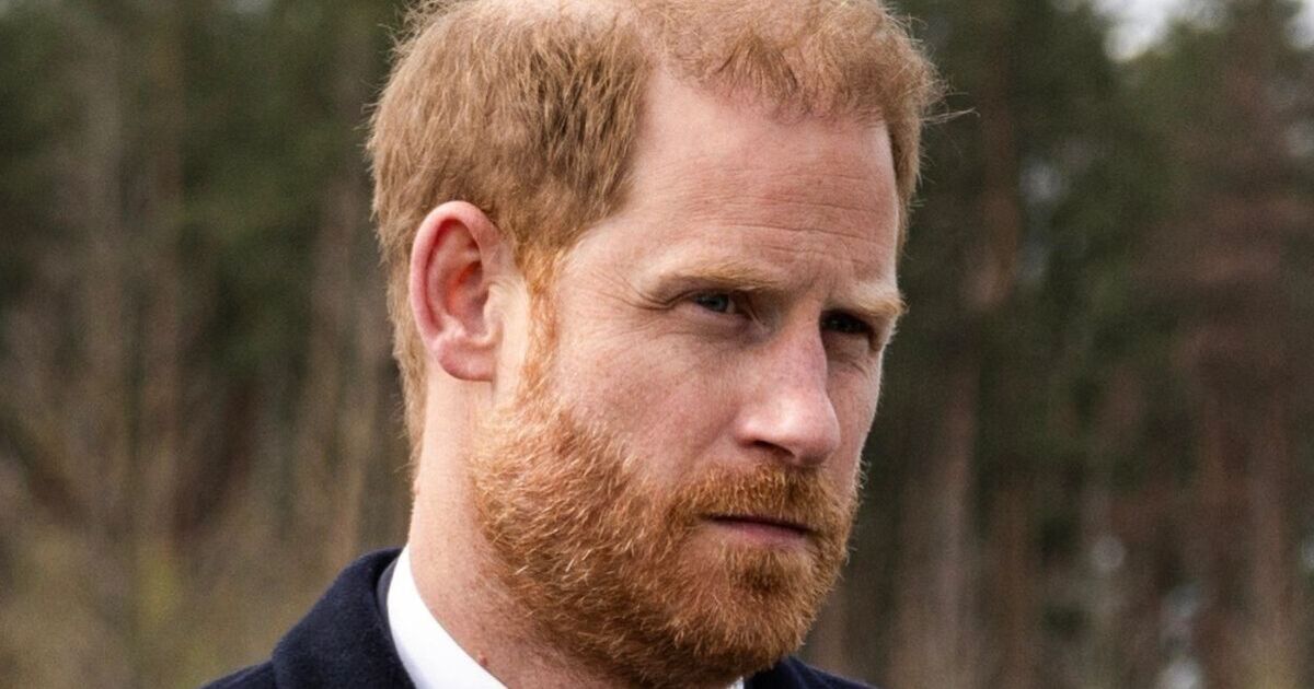 'Biased' Prince Harry 'ignored William's warning' ahead | UK News