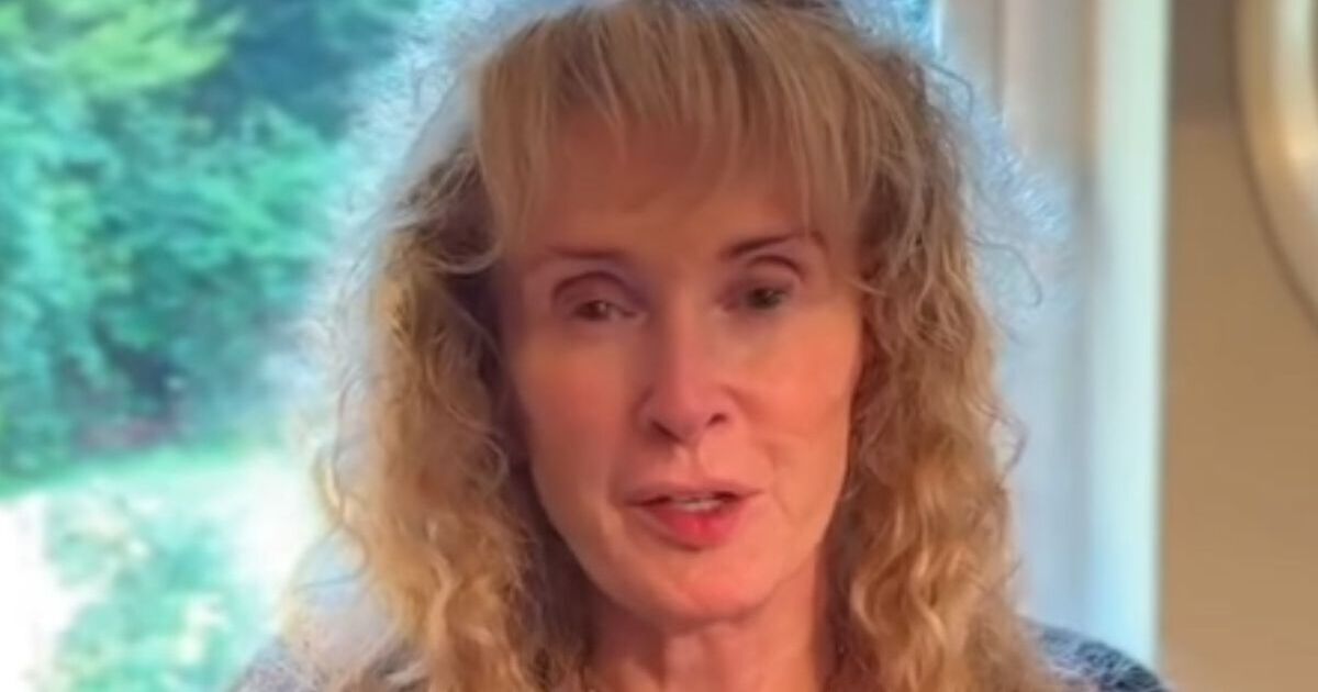 Coronation Street's Beverley Callard issues 'painful' | UK News