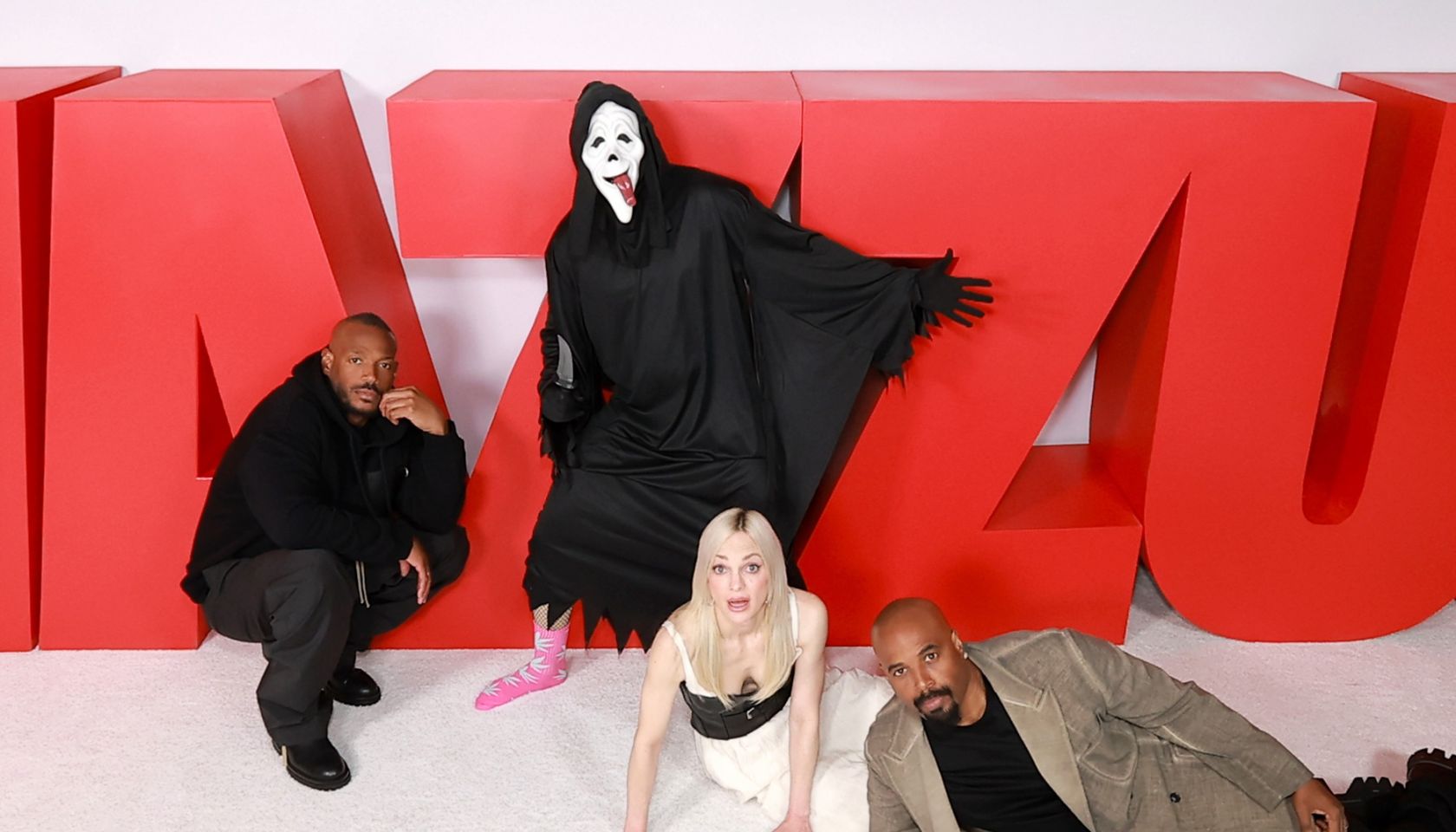 Don’t Be Like Brenda! The ‘Scary Movie’ Cast Has A | Gossip Wire