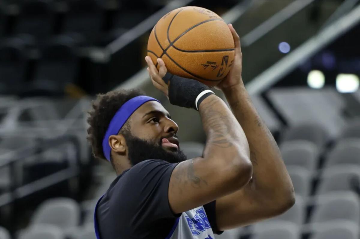 Mitchell Robinson listed as questionable for Game | Sports News