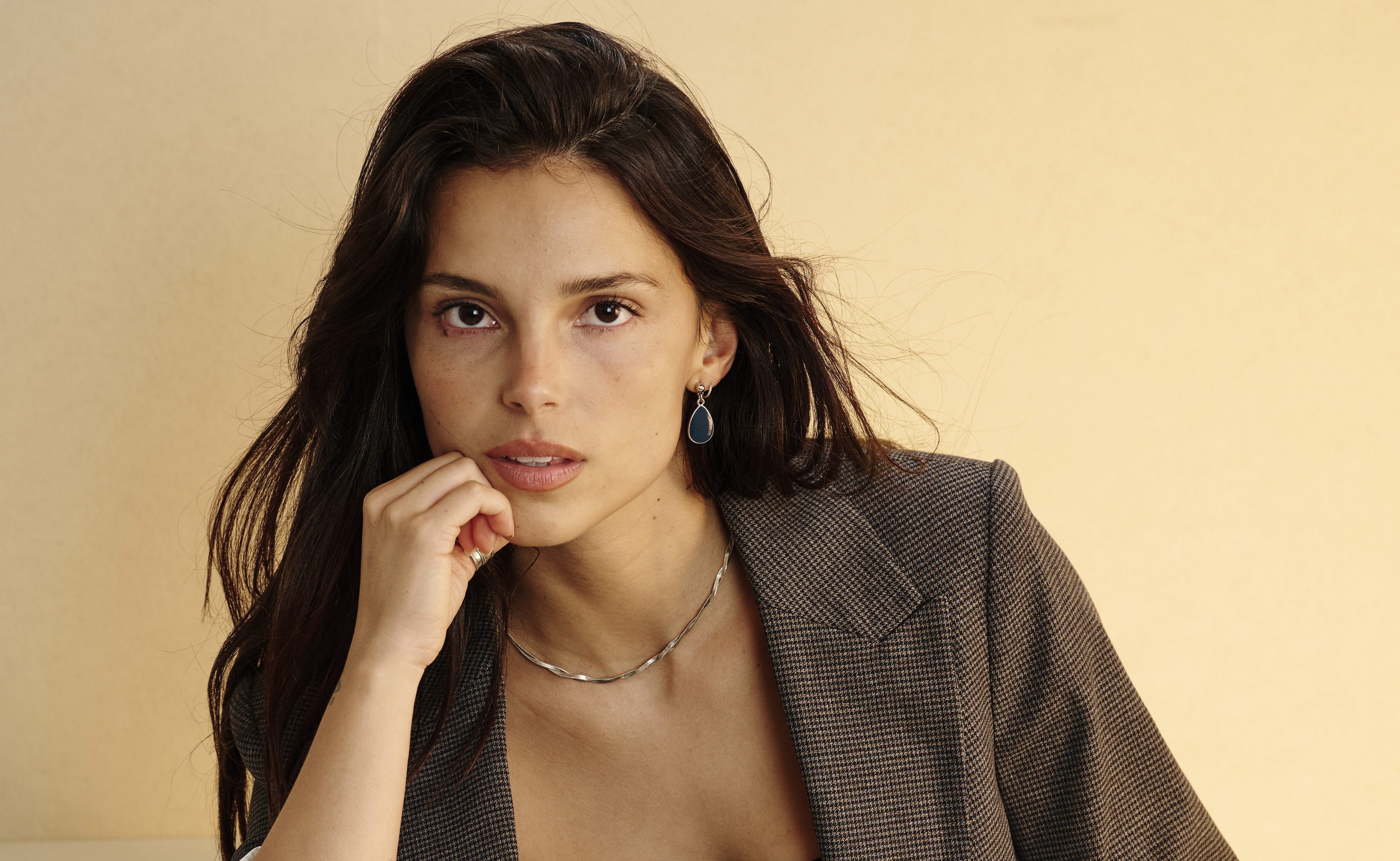Who Is the ‘Obsession’ Lead Actress? 5 Things to | Gossip Wire
