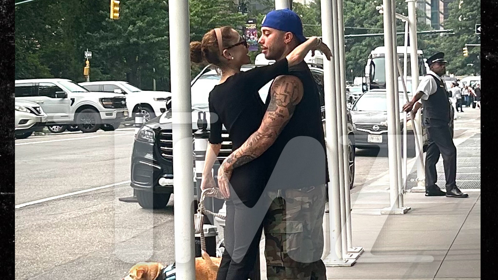 Ariana Grande's BF Ricky Alvarez Grabs