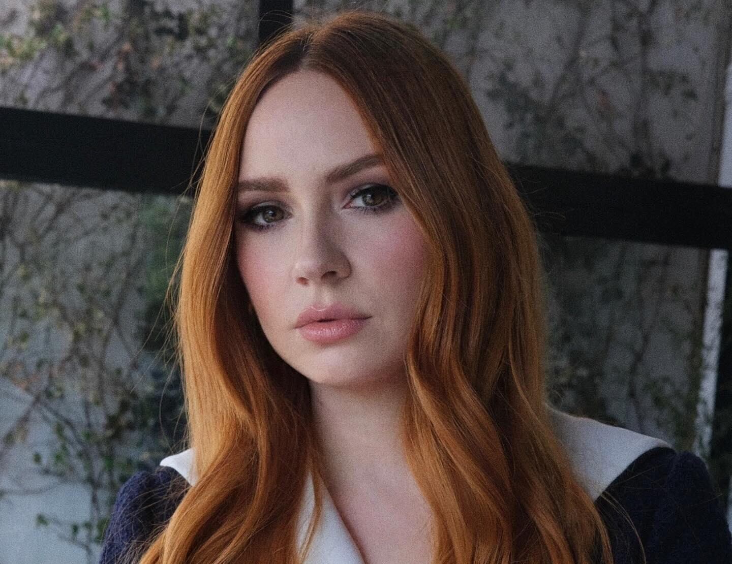 Karen Gillan’s Late-Night Photoshoot with Turtle | Gossip Wire News