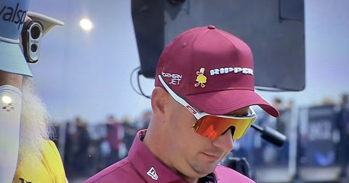 Open Championship controversy after caddie uses | Golf News