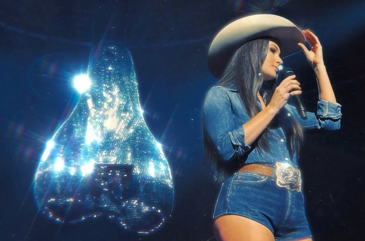 Kacey Musgraves Commits To Head-to-Toe Denim In A | Gossip Wire News