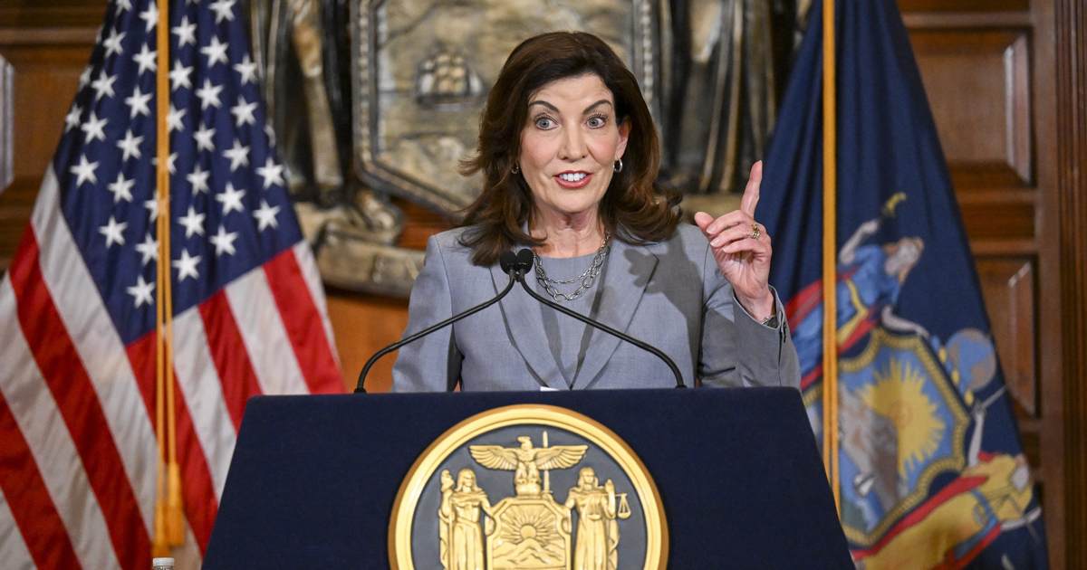 Trump and Pratt Roast Hochul's Mosque Headscarf