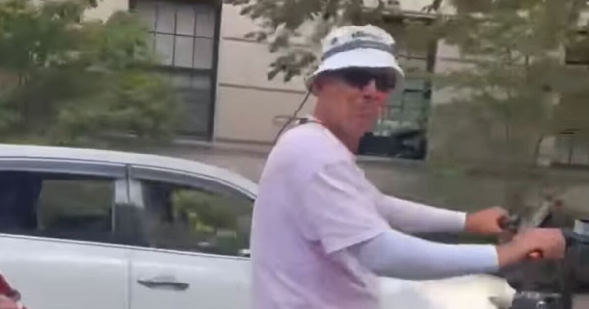 Billy Joel treats New York pedicab driver after | Music News